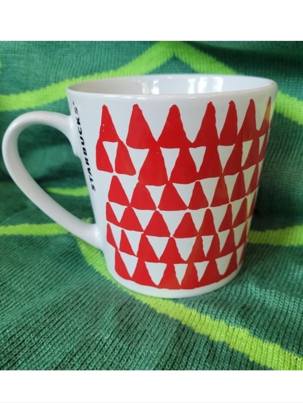 Starbucks 2016 Red Triangles Christmas Trees Coffee Mug
